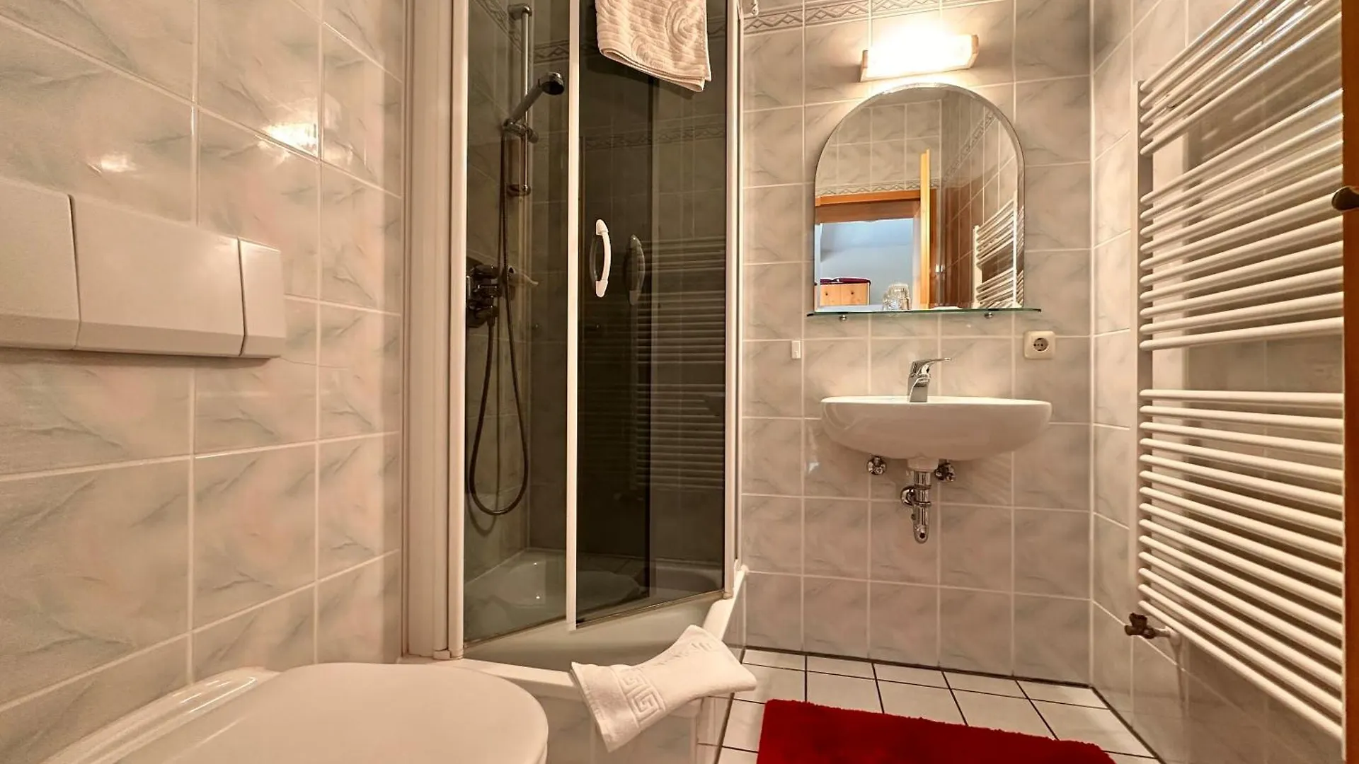 Hotel Pension Zum Loewen, Parkplatz, Fruehstueck, Wlan, Zentral Bad Steben